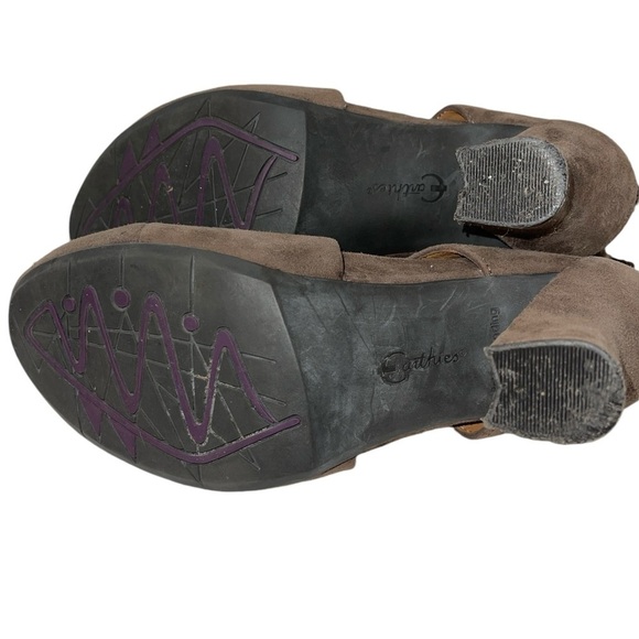 Earthies Women's Shoes Size 8.5B Dark Taupe Suede Upper "Syriana" Zip Back - Picture 11 of 13